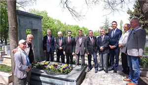 Ankara'nın Efsane Başkanı Dinçer Mezarı Başında Anıldı