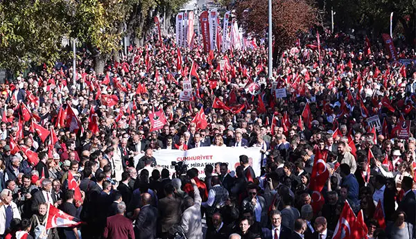 Hüseyin Can Güner: Yaşasın Cumhuriyet! İyi Ki Cumhuriyet! İlelebet Cumhuriyet! haber görseli