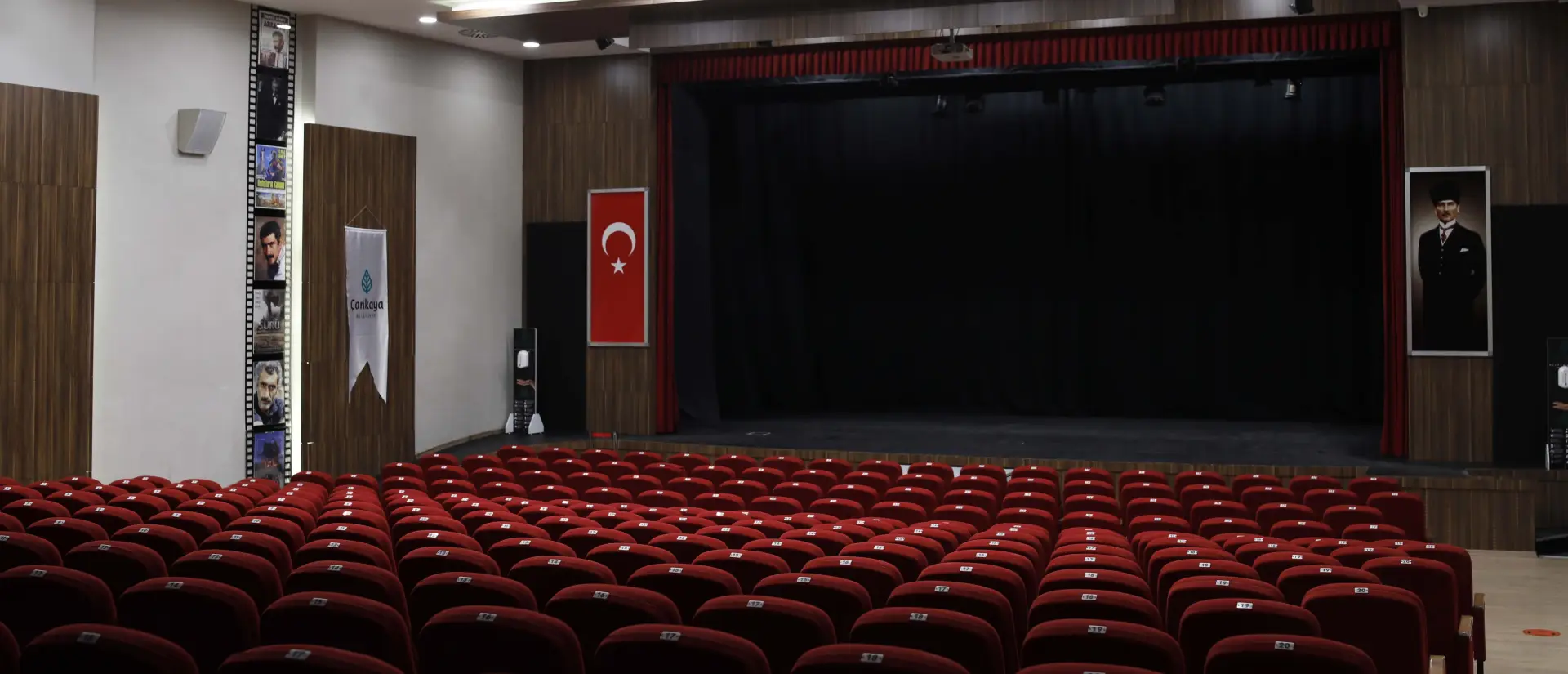 Yılmaz Güney Sahnesi