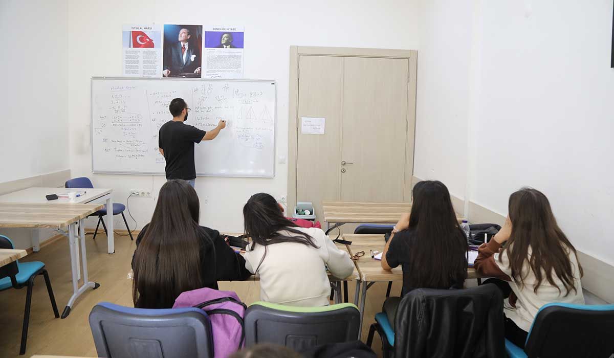 akademi2_1756370838_b3GDrXVs.jpg