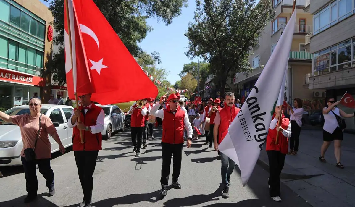 Bando ve HOYTUR'la Bayram Coşkusu haber görseli