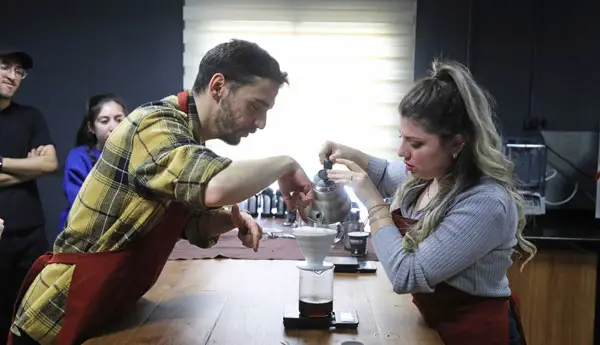 Geleceğin Kahvecileri Ücretsiz Barista Eğitimiyle Yetişiyor haber görseli