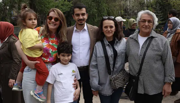 Hüseyin Can Güner Vatandaşlarla Bayramlaştı haber görseli