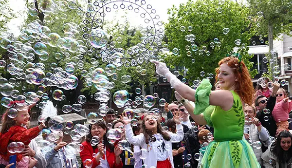 Çocuklar Kuğulupark 23 Nisan Çocuk Şenliği İle Eğlendi haber görseli