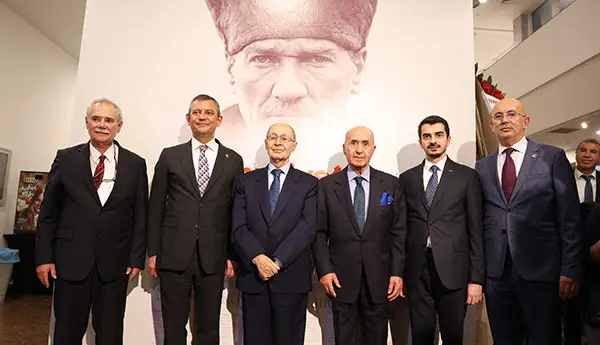 100 Yılın Tanığı: Cumhuriyet Sergisi Açıldı haber görseli