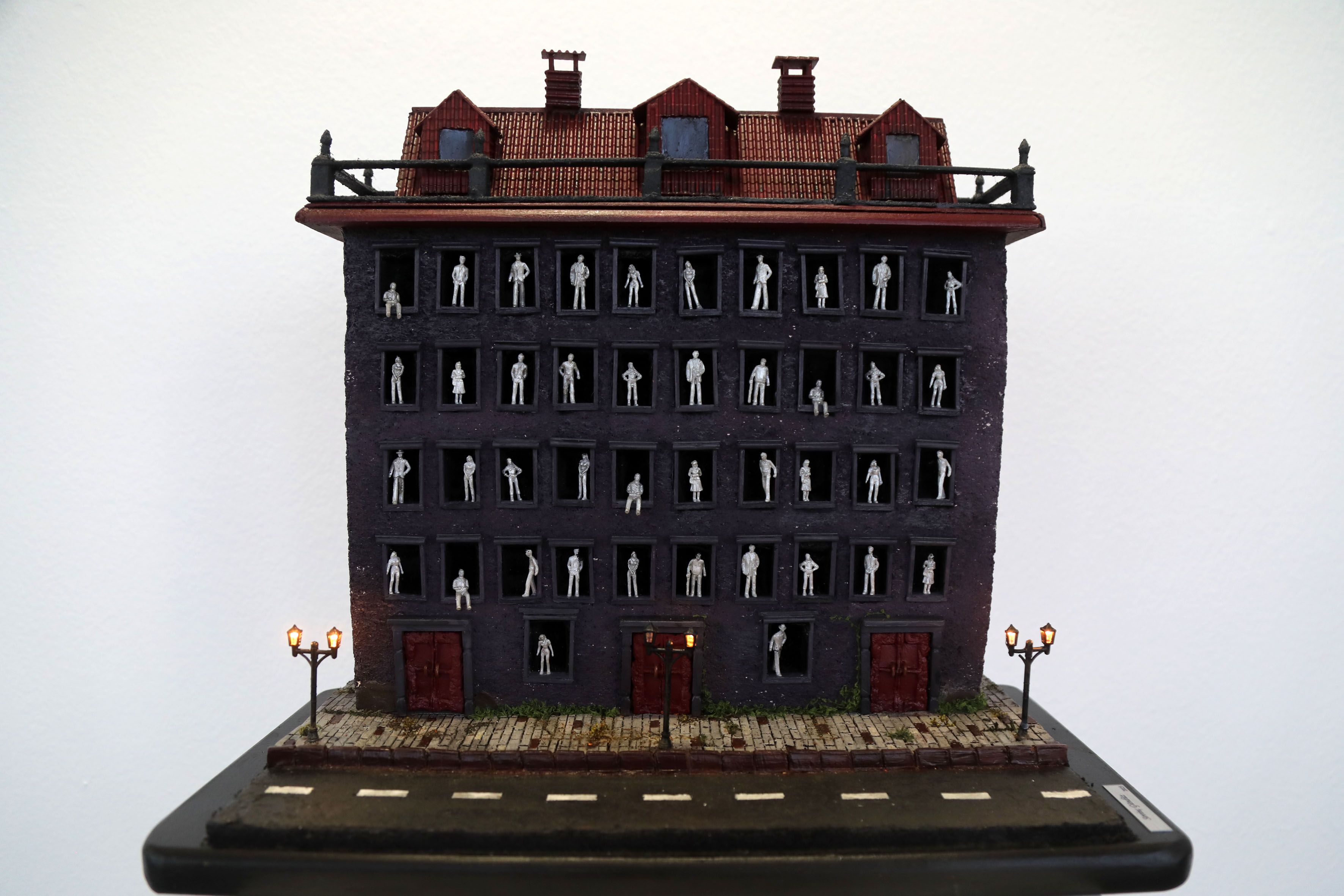 "Sanatın Küçük ve Büyülü Dünyası" Diorama Sergisi Ziyarete Açıldı haber görseli