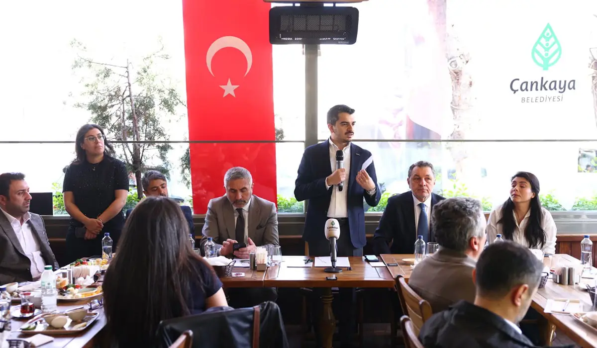 Hüseyin Can Güner Bahçelievler Esnafıyla Buluştu haber görseli