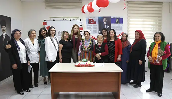Çankayalı Kadınlar Okuma Yazma Sertifikalarını Aldı haber görseli