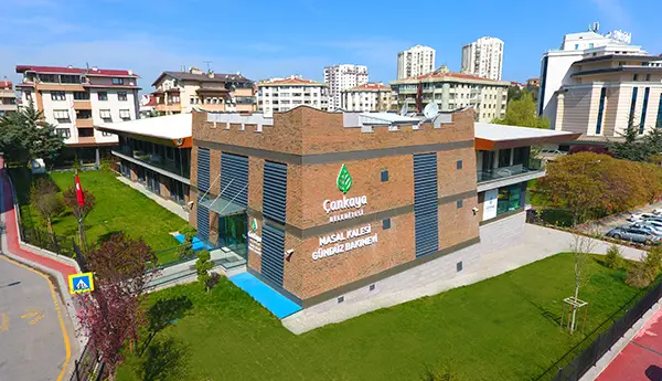 Masal Kalesi Gündüz Bakımevi