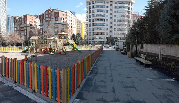 Mutluluk Çocuk Oyun Parkı