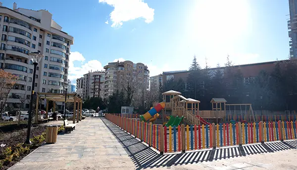 Mutluluk Çocuk Oyun Parkı