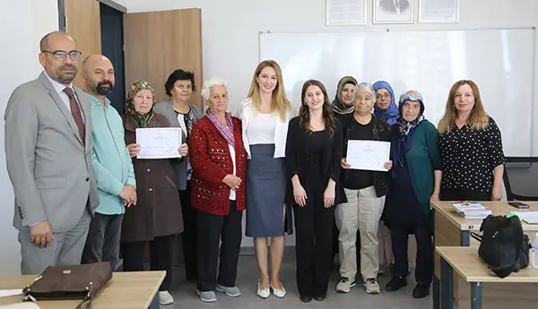 Çankaya Evlerinde Okuma Yazma Başarısı haber görseli