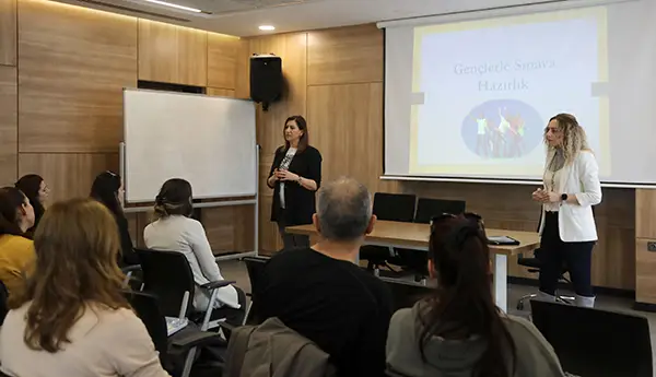 Çankaya'da Sınav Öncesinde Öğrencilere Rehberlik Semineri haber görseli