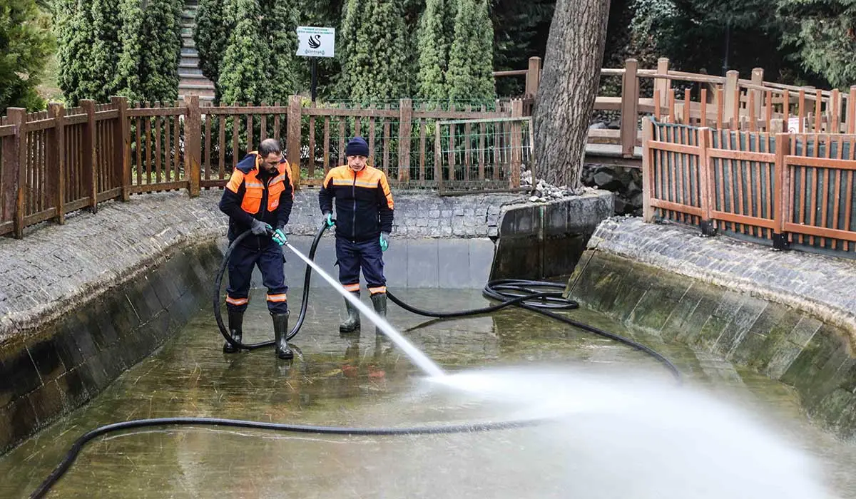 Başkent'in Simgesi Kuğulupark'ta Buharlı Temizlik haber görseli