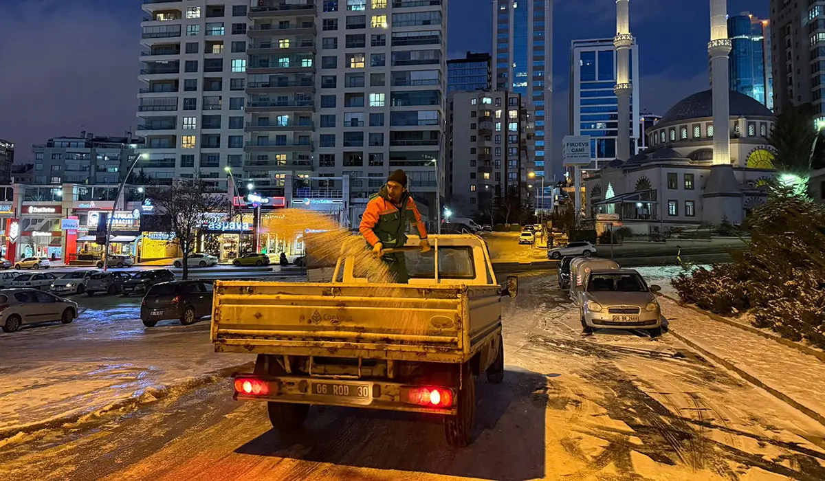 Çankaya’da Kar Mesaisi haber görseli